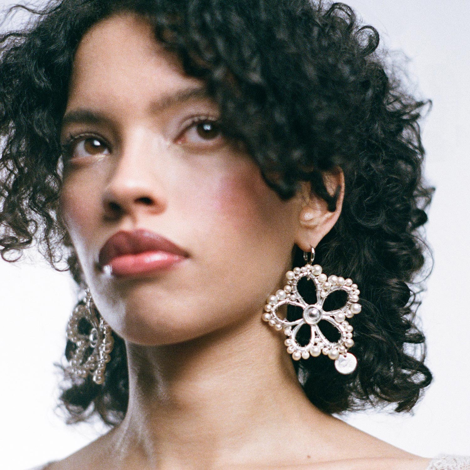 Lot De Boucles D'oreilles Vintage En Cuir Et Laiton, à Restaurer Ou Détourner - Lbb0248