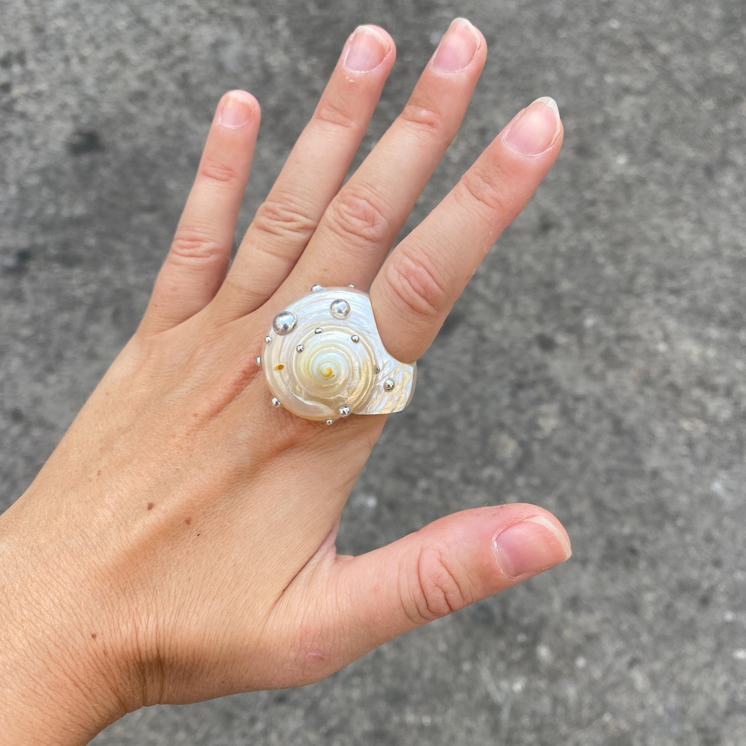 Pearly Shell Ring 